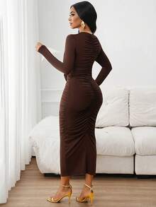 SHEIN Lady Đầm dài tay nhún bèo cổ chữ V họa tiết hoa 3D phong cách Âu Mỹ dành cho nữ - màu nâu - Xem 2