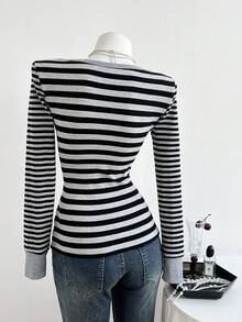 Elamini 黑色和灰色条纹针织罗纹面料撞色亨利领修身长袖T恤，女士秋冬款，时尚百搭，适合通勤、简约休闲、教师节、返校季、毕业季、日常穿着等场合。 - 彩色 - 查看 2