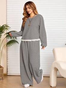 EMERY ROSE 2pcs Plus Size Women Black And White Striped 2 Pieces Lounge Sets,Autumn Boho Everyday Round Neck Long Sleeve Lace Trim Tassel T-Shirt & Wide Leg Pants - Black and White - View 1
