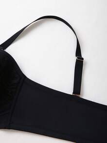 DesireSculpt 1pc Plus Size Women Lace Patchwork Wireless Bra - Black - View 3