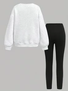 SHEIN Girlism Trang phục thường ngày cho bé gái tuổi teen - Áo nỉ cổ tròn màu xám nhạt dáng rộng in chữ NYC, kết hợp với quần legging in họa tiết bó sát - Xám - Xem 2
