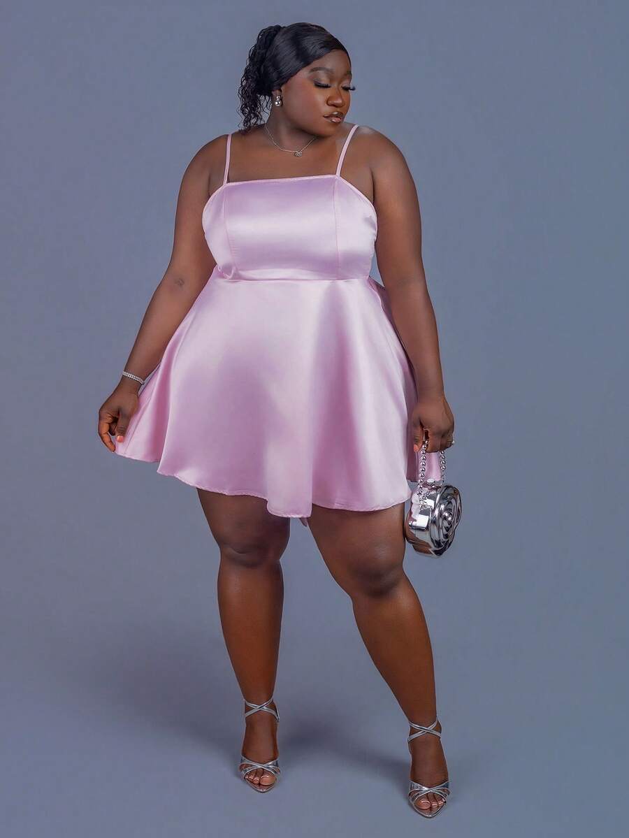 CurvyTilda Robe rose dos-nu avec nœud papillon décoratif et design dos découpé pour femme grande taille - Rose bonbon - Voir 1