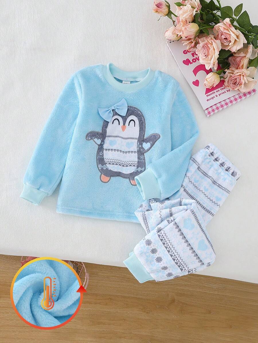 SHEIN Genkimix Kids 女童粉色3D蝴蝶结卡通企鹅刺绣长袖上衣+毛绒长袖家居服套装 - 淺藍色 - 查看 1