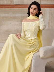 Modelyn Robe élégante à épaules dénudées, manches longues, volants et fente à l'ourlet, en jacquard floral pour femmes