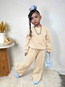 Conjunto informal de niña con sudadera de manga larga de hombros caídos y estampado de corazón de punto de unicolor y pantalón ancho de chándal - Caqui - Ver 5