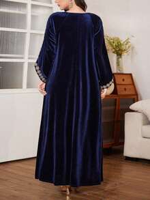 Al Najma Elegant Embroidered Loose Plus Size Women Arabic Style Dress - Royal Blue - View 2