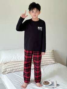 SHEIN Little Byeori Dozemod 儿童青少年男童都市简约圆领长袖口袋T恤和格子图案宽松睡裤两件套睡衣套装 - 黑色 - 查看 4