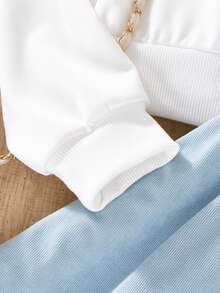 SHEIN 少女两件套：女童休闲长袖圆领印花卫衣搭配松紧腰纽扣半身裙，适合春秋季节穿着，日常百搭。绿色半身裙，白色卫衣。 - 藍色 - 查看 5