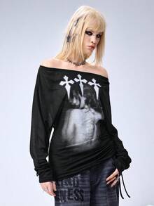 ROMWE EDITION Camiseta de manga larga con escote descubierto y estampado de silueta de cruz para mujeres, estilo romántico punk - Negro - Ver 3