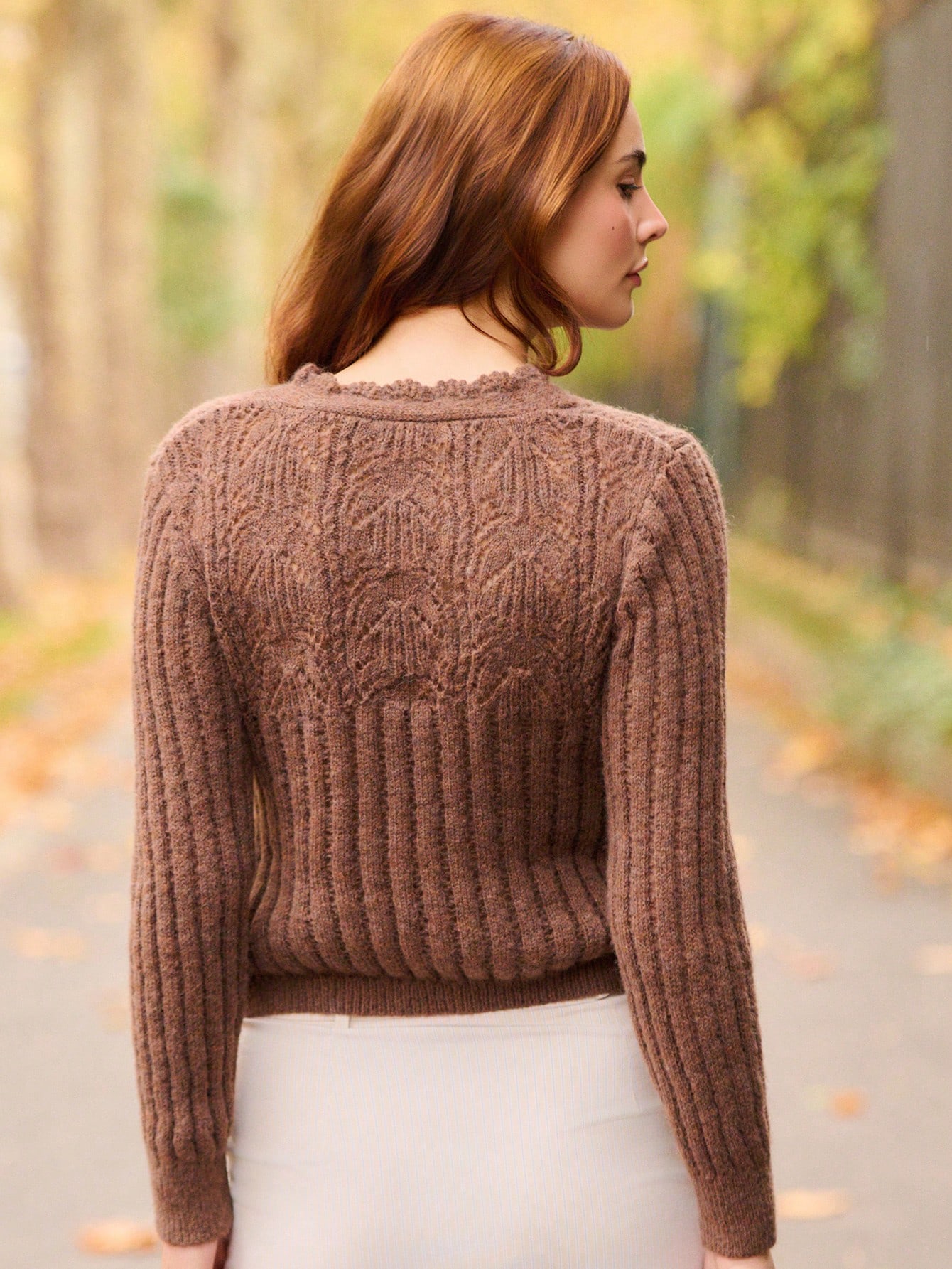 Romantyczny koronkowy kardigan, dzianinowy, delikatny, brązowy, łatwy element garderoby na co dzień i na każdą noc