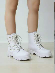 Botas estilo martín infantiles blancas de moda con tachones decorativos, punta redonda, cordones, suela gruesa, ideales para invierno y fiestas - Blanco - Ver 3