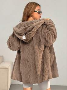 SHEIN EZwear Locker und lässiger weißer Fellmantel mit Taschen, Drop-Shoulder und Kapuze für den Winter mit langen Ärmeln - Kaffeebraun - Übersicht 2