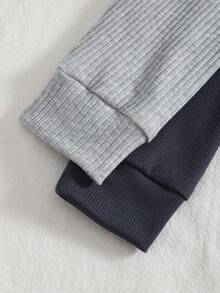 4件套男童柔软舒适面料套装，可爱小熊刺绣装饰，休闲修身长袖上衣和裤子家居服套装 - 彩色 - 查看 4