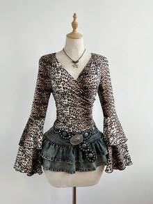 SHEIN Unity 女士短款V领褶皱腰部喇叭袖豹纹T恤，性感时尚，冬季款 - 棕色 - 查看 3