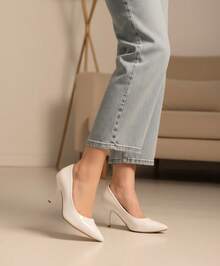 Zapatillas de tacón, tacón de aguja, charol, punta cerrada, elegantes, básicas, plantilla acolchonada, cómodas, zapatos de vestir, moda femenina, clásicos, formales - Latte - Ver 2