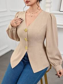 Modelyn 大码女式纹理V领玫瑰金金属装饰长袖衬衫，休闲百搭，适合日常、工作及各种场合。 - 卡其色 - 查看 4