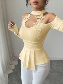 Maglietta a maniche lunghe da donna Elenzga, elegante e sexy, con decorazione floreale ricamata in pizzo, scollo a V, orlo asimmetrico, silhouette aderente, adatta per vacanze, appuntamenti, attività quotidiane, feste - Cachi - Visualizzare 3