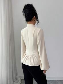 Elenzga Blusa feminina elegante e casual para o dia a dia, férias, chá da tarde, Natal e festas de luxo. Cor sólida, gola mandarim, cintura franzida, abertura frontal parcial, punhos com botões e mangas compridas. Ideal para primavera/outono/inverno. - Damasco - Ver 2