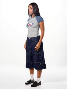 SUMWON WOMEN 复古椭圆形Logo插肩短袖露脐T恤，修身复古印花上衣，休闲棉混纺 - 淺灰色 - 查看 7