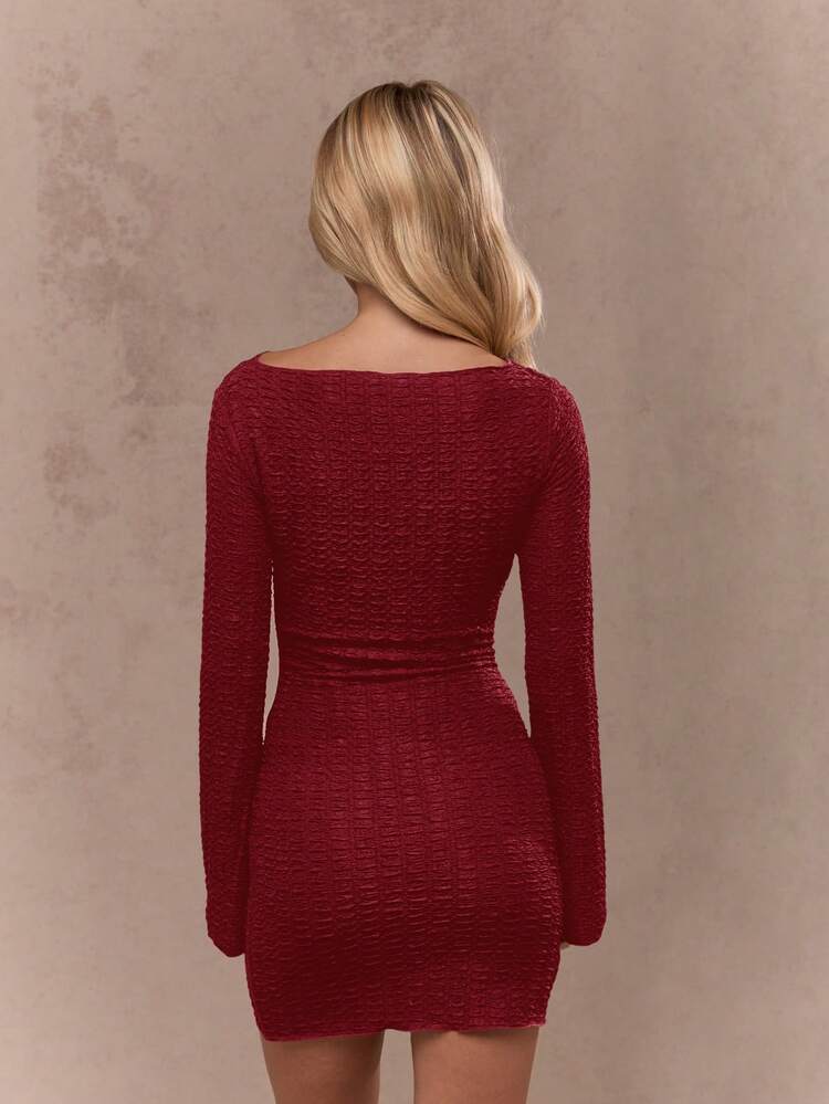 MISSGUIDED Robe moulante mini à manches longues texturée avec col rond pour soirée, club, hiver, automne