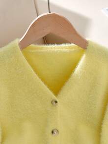 SHEIN Tween Girl Autumn/Winter Knitted Cardigan Sweater. Unique Design, Fluffy Texture, Showcasing Girls' Distinctive Fashion Taste. The White Tone Highlights Natural And Fresh Qualities, Can Be Paired With Various Clothing Including T-Shirts, Camisoles, Sundresses, Tulle Skirts, And Dresses. Comfortable Knitted Fabric. Front-Open Design For Easy Wear, Adding Convenience And Stylishness. Soft Girl Clothes Yellow Sweater Girls Yellow Sweater Summer Clothes For Teens Sweater Yellow Cardigan - Yellow - View 4