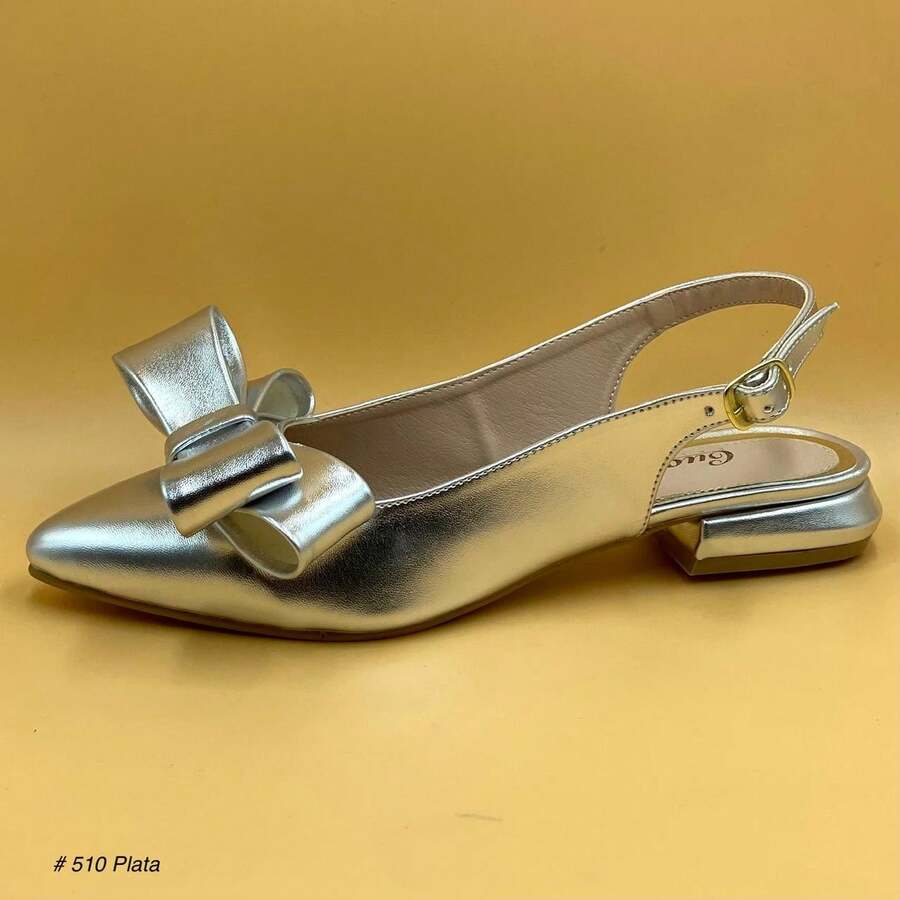 VALERINA DORADA PUNTA FINA CON MOÑO FRONTAL GRANDE CON HEBILLA SUELA PLANA ESTILO FLAT COMODO Y MODERNO COLO METALICO - Plateado - Ver 1