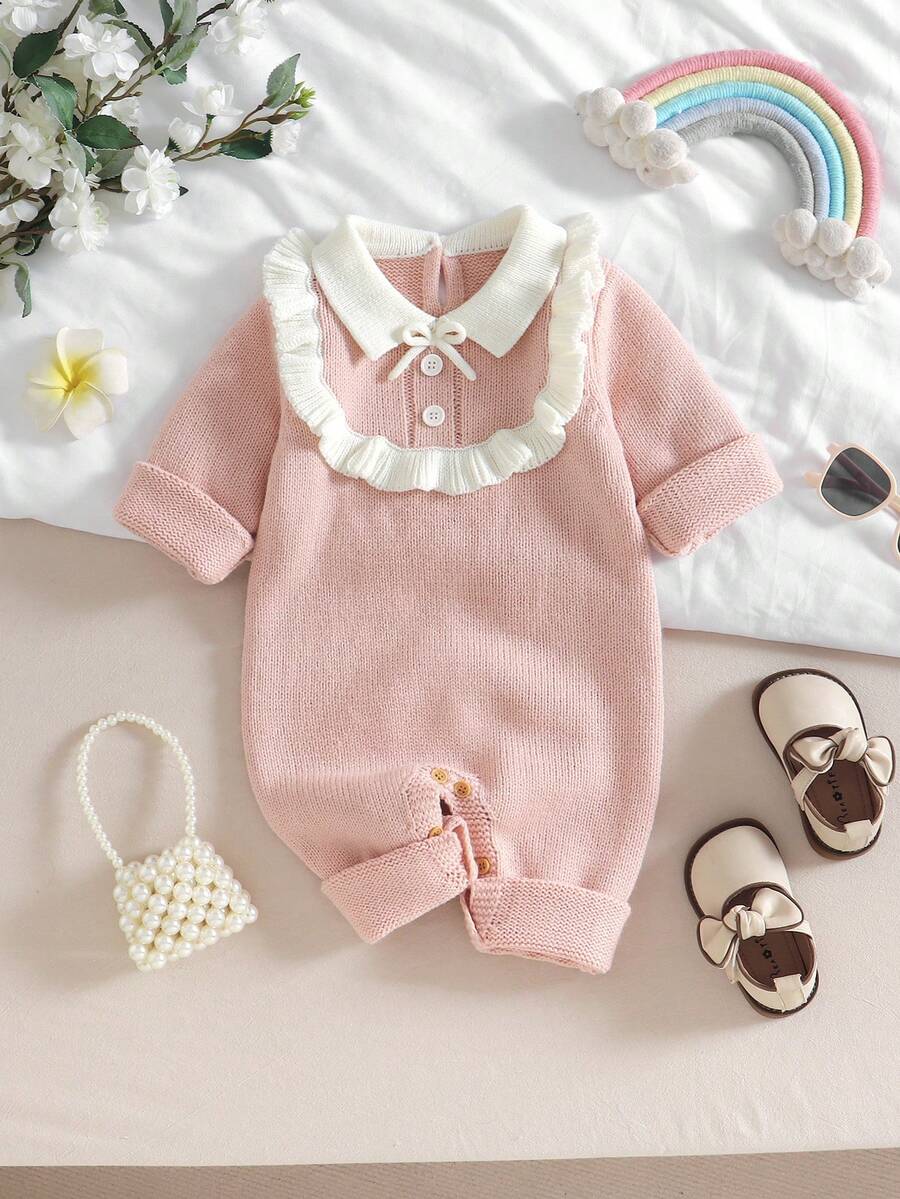 SHEIN Baby Girls' Fashion Cute Versatile Knit Sweater Jumpsuit, Ivory With Textured Fabric, Elegant And Graceful. Black Contrast Color Enhances The Refined Look. Ruffled Design Is Sweet And Adorable. Handmade Bow Decoration Adds A Luxurious Touch. For Little Princesses, Soft Fabric Gently Cares For Baby Girls' Skin, Suitable For Toddlers Learning To Walk And Crawl. Suitable For Various Occasions, Daily And Party Wear, The Luxurious Feel Is Eye-Catching And Highlights The Cute And Noble Baby Girl Baby Sweater Romper Pink Bow Baby Outfit Baby Girl Clothes Spring Fall Jumpsuit For Baby Girl Elegant Baby Casual Zipper Romper