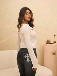 Rayane Ketlyn بلوزة نسائية بأكمام متفرقة شفافة وجذابة، بخصر أماميفي اللون الواحد مع تريم من الكشكشة و ربطة أمامية - أبيض - مشاهدة 2