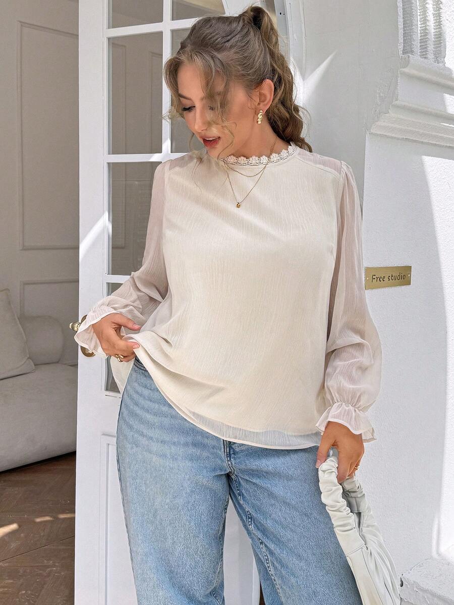 Lounesse 女士加大码纯色撞色蕾丝圆领长袖优雅衬衫 - 杏色 - 查看 1