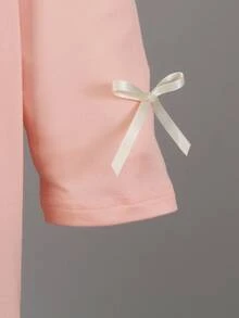 1件女童舒适休闲时尚字母3D蝴蝶结印花圆领长袖连衣裙，两侧饰有白色蝴蝶结，多层裙摆设计，适合小型聚会，展现儿童的纯真，适合返校穿着。 - 粉色 - 查看 9