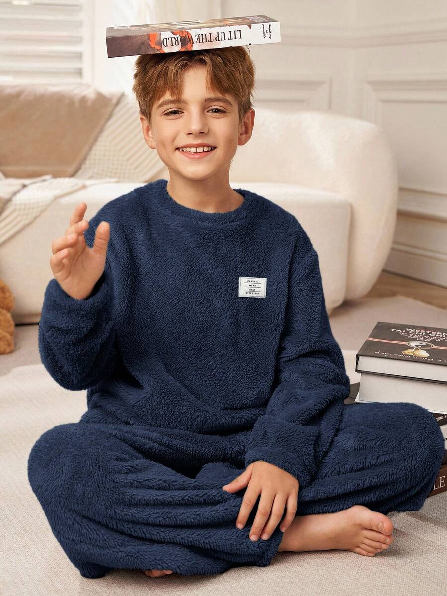 SHEIN 两件套男童简约字母刺绣圆领长袖上衣和柔软抓绒睡裤套装，舒适家居睡衣，秋冬季 - 藏蓝色 - 查看 1