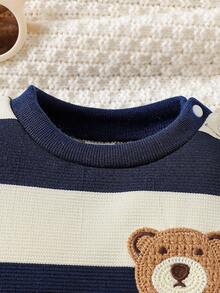 SHEIN 新生男宝宝黑白条纹圆领长袖泰迪熊图案上衣搭配同色裤子，时尚休闲简约可爱