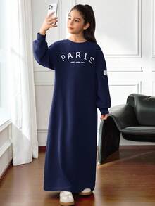 SHEIN Tween Girl Knitted Textured Oversized Crew Neck Long Sleeve Pullover Dress With Paris Letter Graphic Print Girls Navy Blue Abaya Kids Paris Dress Girls Matching Dresses Girls Long Sleeve Long Dresses Robe Kids - Navy Blue - View 4