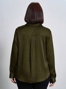 SHEIN Clasi 大码缎面府绸纽扣衬衫，办公款 - 軍綠色 - 查看 2