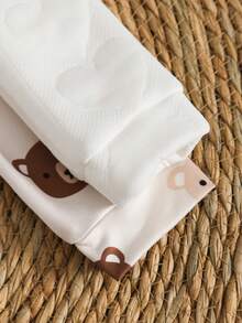 4 pièces Ensemble nouveau-né, body blanc de bébé avec broderie d'ours mignon + body confortable avec imprimé d'ours adorable + couverture d'emmaillotage blanche + chapeau mignon avec oreilles d'ours , automne/hiver