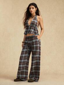 Easelle Bộ 2 món áo hai dây cổ chữ V sâu gợi cảm và quần ống rộng kẻ caro dành cho nữ - màu nâu - Xem 8