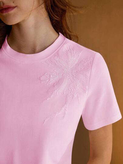 MOTF PREMIUM CAMISETA DE MUJER CON CONTRASTE DE BORDADO FLORAL DE LENTEJUELAS