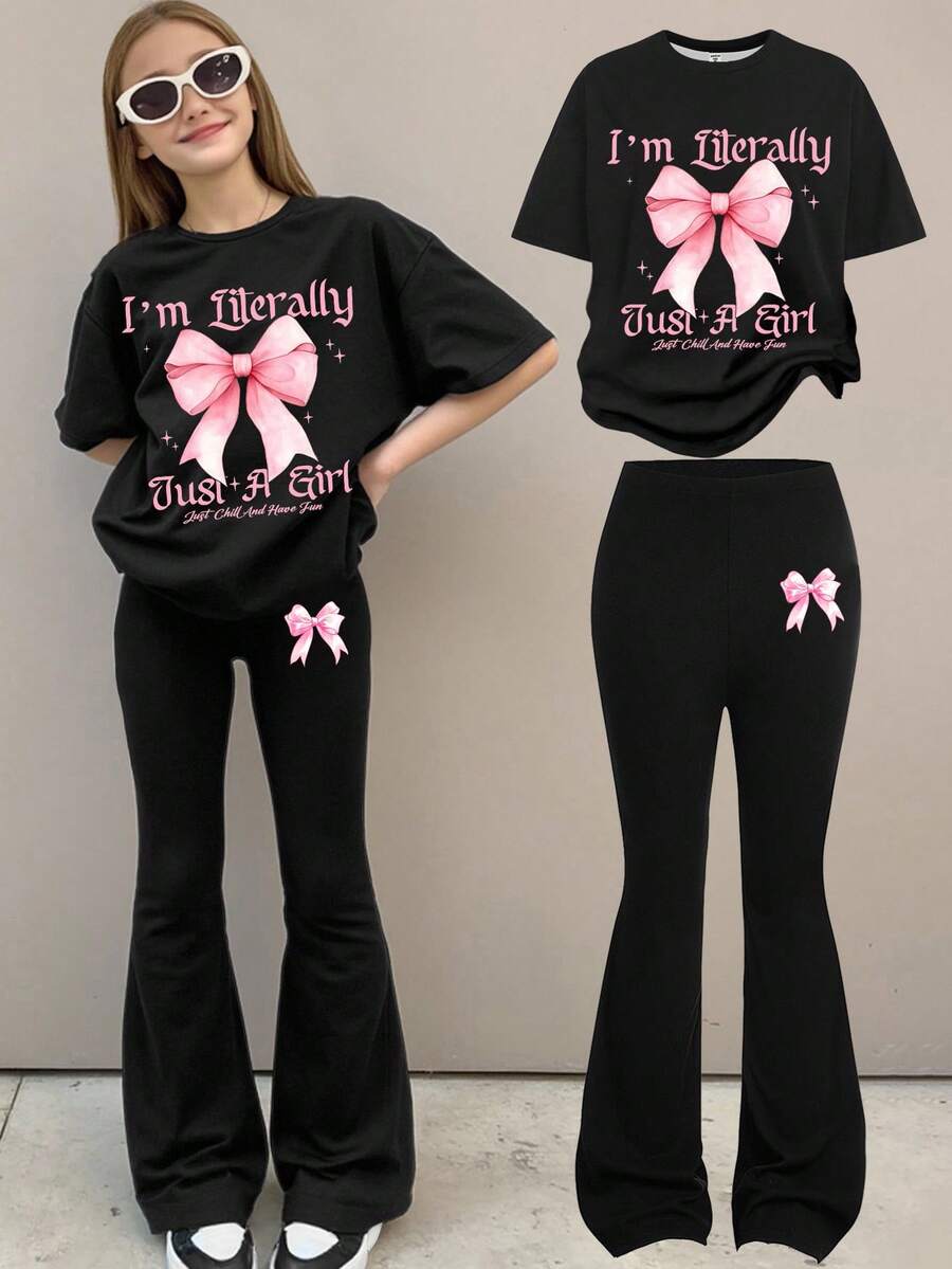 SHEIN Bộ 2 áo thun tay ngắn cổ tròn in họa tiết nơ Y2K phong cách thường ngày và quần ống loe, màu đen và hồng, trang phục mùa hè, thoải mái dễ chịu, nhiều lớp quần áo mùa thu cho trẻ em, trẻ em sành điệu, trang phục thường ngày, quần áo họa tiết trẻ em, trở lại trường, quần áo mùa thu, tiệc chào đón - Nhiều màu - Xem 1