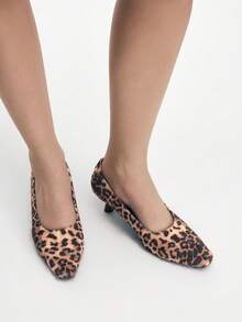 Mnmlis 女士尖头豹纹时尚高跟鞋，适合日常穿着 - 彩色 - 查看 6