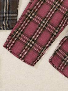 Souflis Souflis 男婴休闲纯色格子松紧腰裤三件套，三种颜色可选，舒适透气。这款男婴格子裤采用经典设计和柔软面料，适合各种休闲场合。无论是日常居家、户外活动还是节日庆典，都能展现宝宝的可爱与时尚。简约的风格和百搭的颜色，使其成为打造萌娃造型的理想之选。 - 彩色 - 查看 4