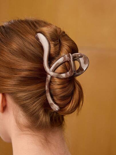 MOTF PREMIUM DARK BROWN WAVY HAIR CLAW CLIP