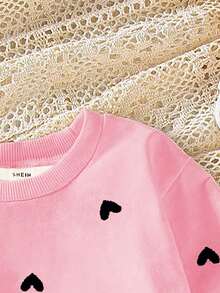 一套年轻女孩休闲时尚舒适简约可爱爱心图案长袖卫衣和打底裤套装，适合秋冬季外出、运动、上学等场合。 - 彩色 - 查看 4