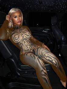 Slaydiva 2025秋季新款万圣节生日派对活动学院风学生日常休闲邮轮旅行爆款街头风性感夜店圆领长袖修身线条数码印花女式紧身连体裤 - 棕色 - 查看 4