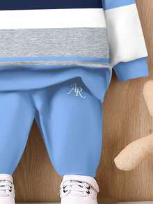 SHEIN Bộ đồ nỉ chui đầu dệt kim mềm mại, thoải mái, rộng rãi cho bé trai, phù hợp cho mùa thu/đông - Nhiều màu - Xem 4