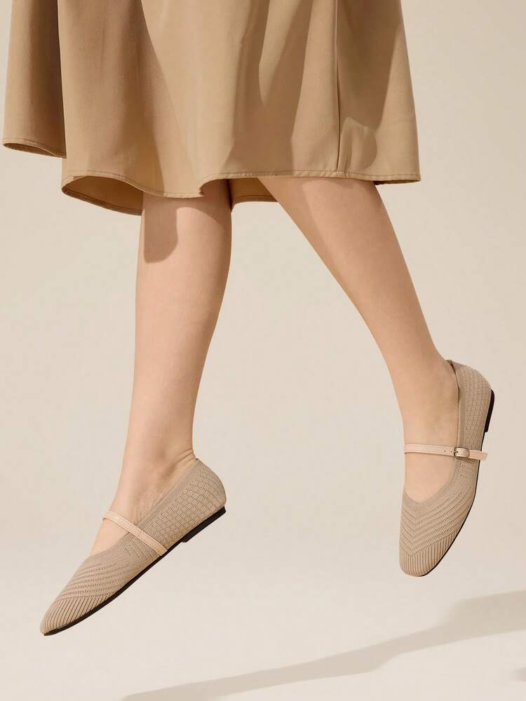 CUCCOO BASICS 2025年夏新作 ヴィンテージ スクエアトゥ ローバンプ 編み込みメッシュ ローヒール メリージェーン レディースシューズ、ファッション中空ストラップ 通気性 クローズドトゥ チャンキーヒール パンプス