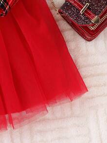 Robe de Noël pour jeune fille avec épaules dénudées, manches bouffantes, base rouge à carreaux noirs et double couche de maille rouge et noire aux manches longues - Rouge - Voir 7