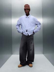 PLAYBOY X SUMWON Camisa de botones a rayas con logo, de manga larga, con cuello, de corte ajustado, diseño casual de negocios - Azul y blanco - Ver 3