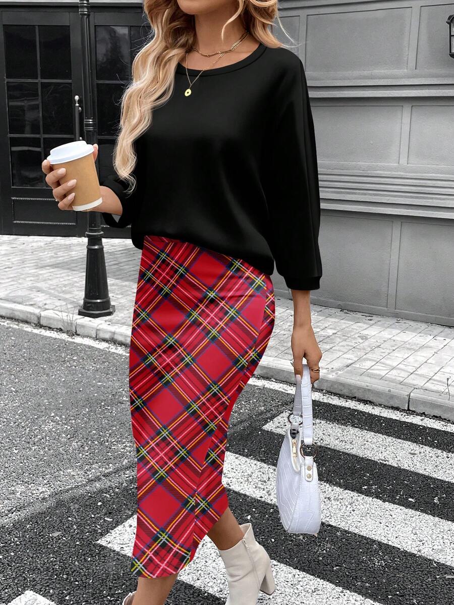 SHEIN LUNE Bộ áo thun cổ tròn tay 3/4 màu trơn đơn giản cổ điển dễ mặc đi làm cho nữ kèm chân váy bút chì họa tiết kẻ caro - Nhiều màu - Xem 1