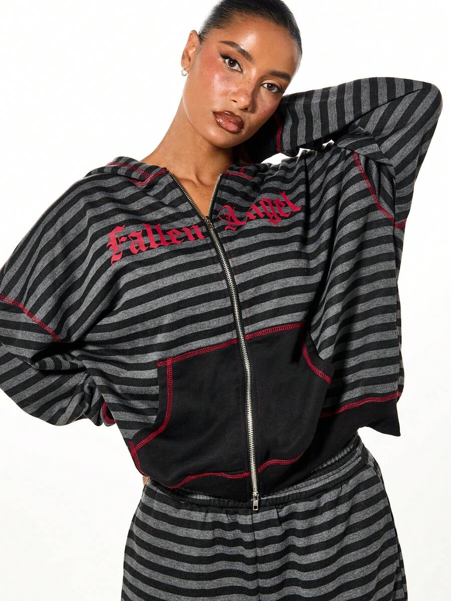 SUMWON WOMEN Áo hoodie kẻ sọc cỡ lớn Boxy Fit có khóa kéo toàn bộ với họa tiết phông chữ Gothic và chi tiết viền tương phản - màu đen - Xem 1