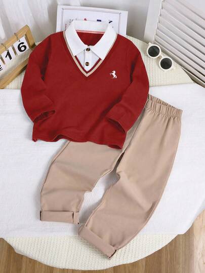 SHEIN Playful Pals 两件套男童套装，儿童针织舒适长袖Polo衫二合一卫衣，胸前时尚印花，搭配卡其色弹力腰宽松休闲裤，适合秋季度假、上学、日常穿着等场合。